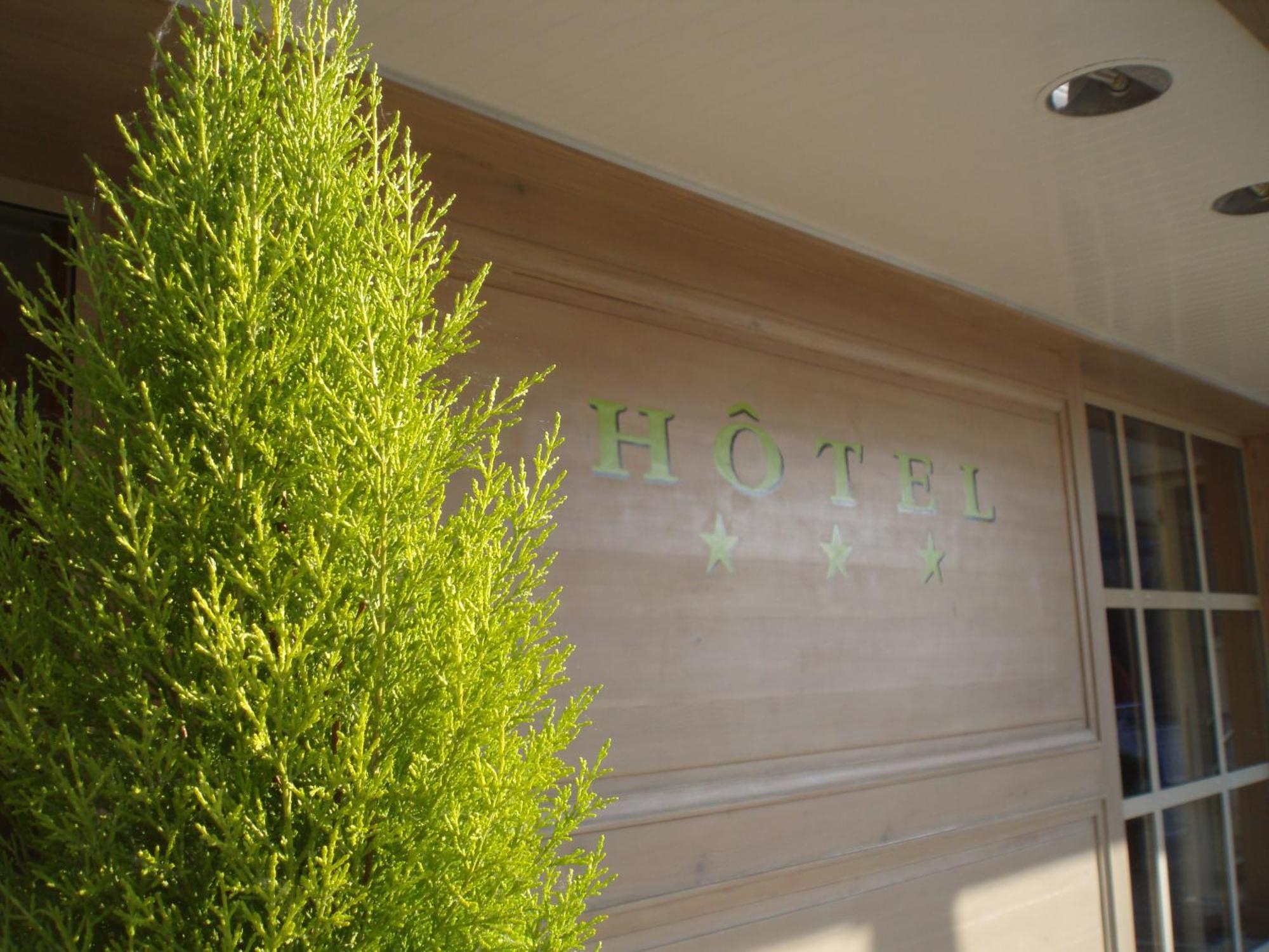 Saint-Quentin-sur-le-Homme Hotel Le Gue Du Holme מראה חיצוני תמונה