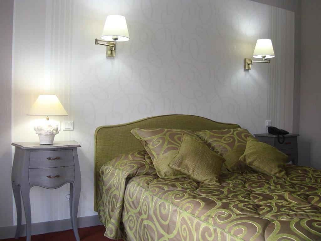 Saint-Quentin-sur-le-Homme Hotel Le Gue Du Holme חדר תמונה