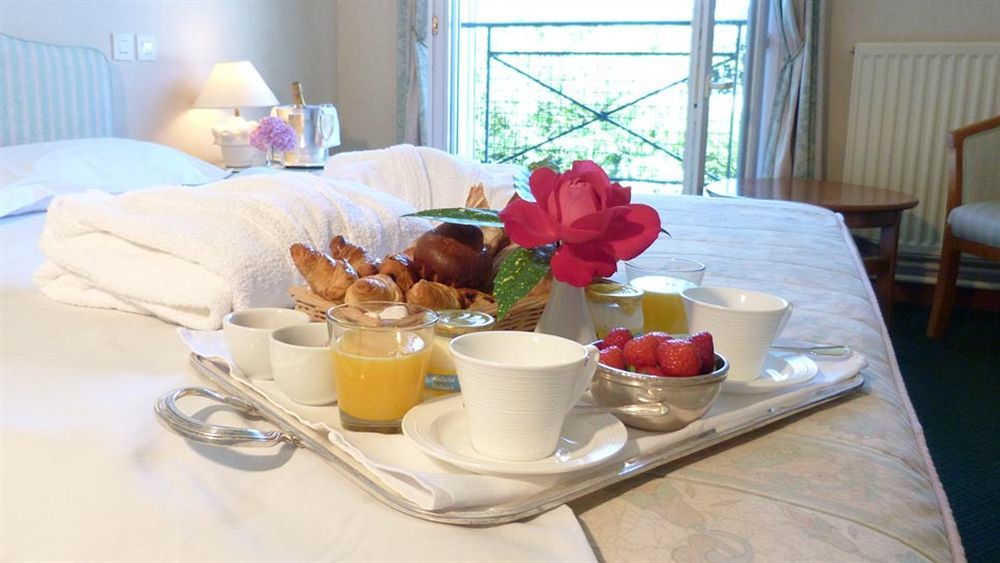 Saint-Quentin-sur-le-Homme Hotel Le Gue Du Holme מראה חיצוני תמונה