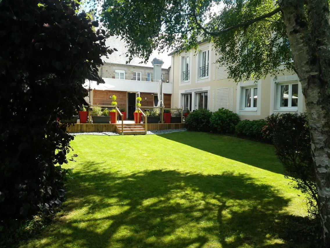 Saint-Quentin-sur-le-Homme Hotel Le Gue Du Holme מראה חיצוני תמונה