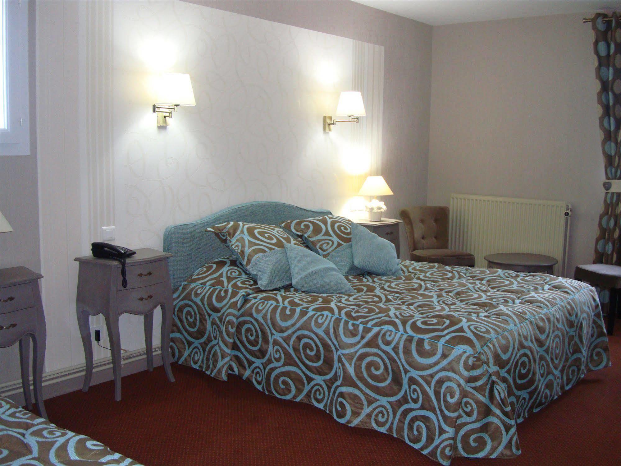 Saint-Quentin-sur-le-Homme Hotel Le Gue Du Holme מראה חיצוני תמונה