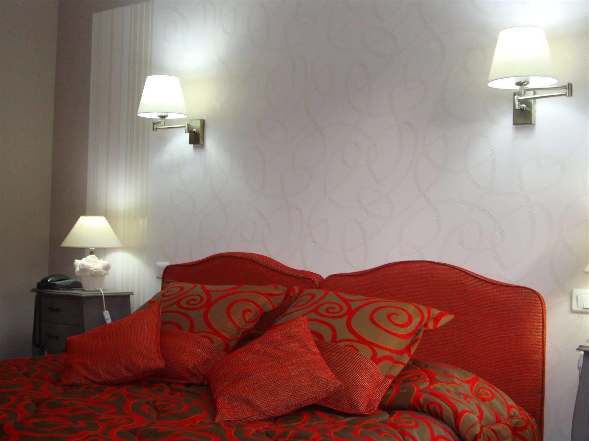 Saint-Quentin-sur-le-Homme Hotel Le Gue Du Holme מראה חיצוני תמונה