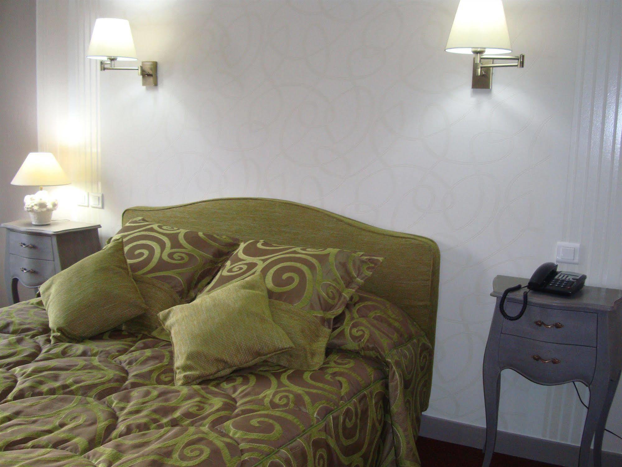 Saint-Quentin-sur-le-Homme Hotel Le Gue Du Holme מראה חיצוני תמונה