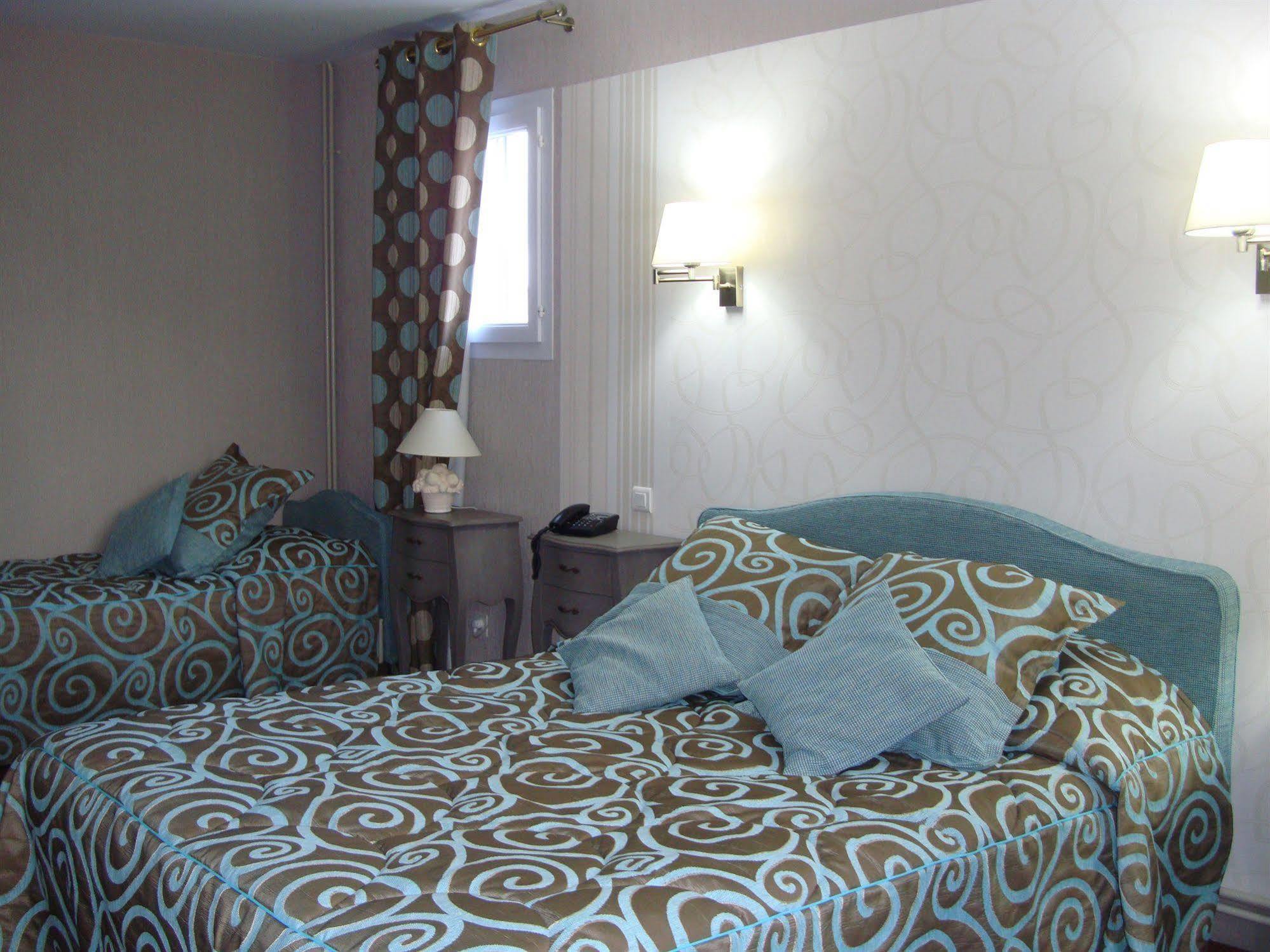 Saint-Quentin-sur-le-Homme Hotel Le Gue Du Holme מראה חיצוני תמונה