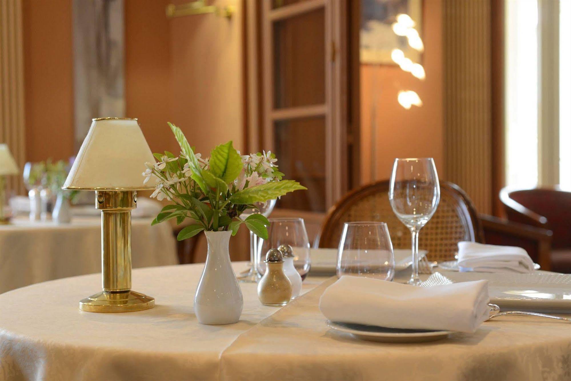 Saint-Quentin-sur-le-Homme Hotel Le Gue Du Holme מראה חיצוני תמונה