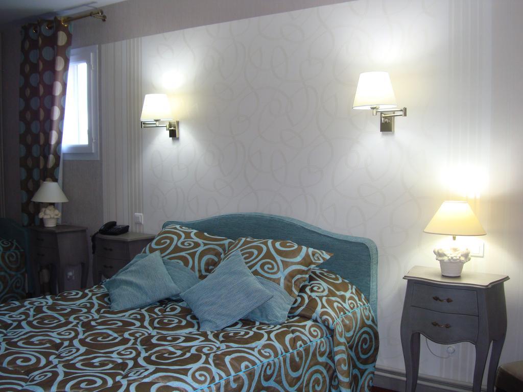 Saint-Quentin-sur-le-Homme Hotel Le Gue Du Holme חדר תמונה